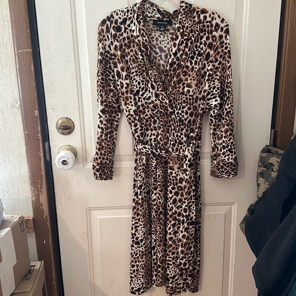 JONES WEAR PETITE LEOPARD PRINT DRESS: BROWN: EUC: SZ PL